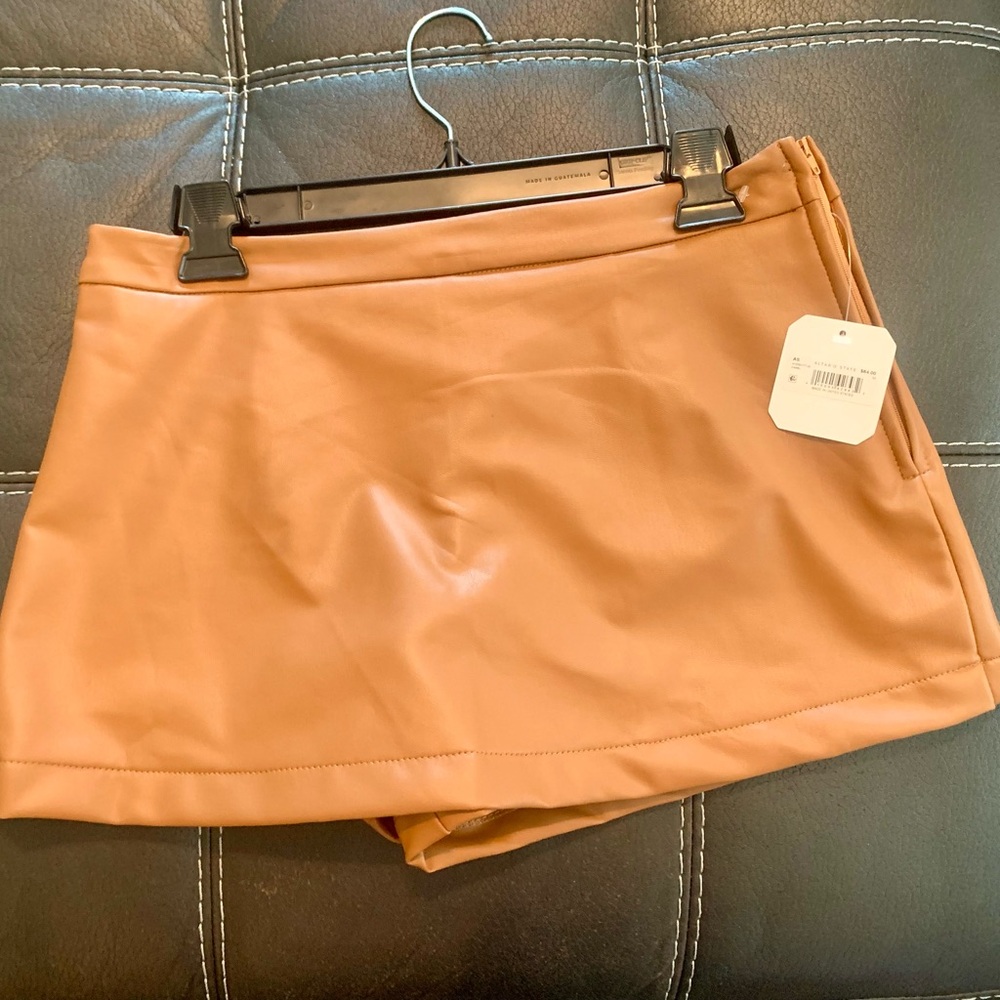 Altar’d State Vegan Leather Mini Skirt/ Skort Camel Color NWT Medium - Picture 5 of 5